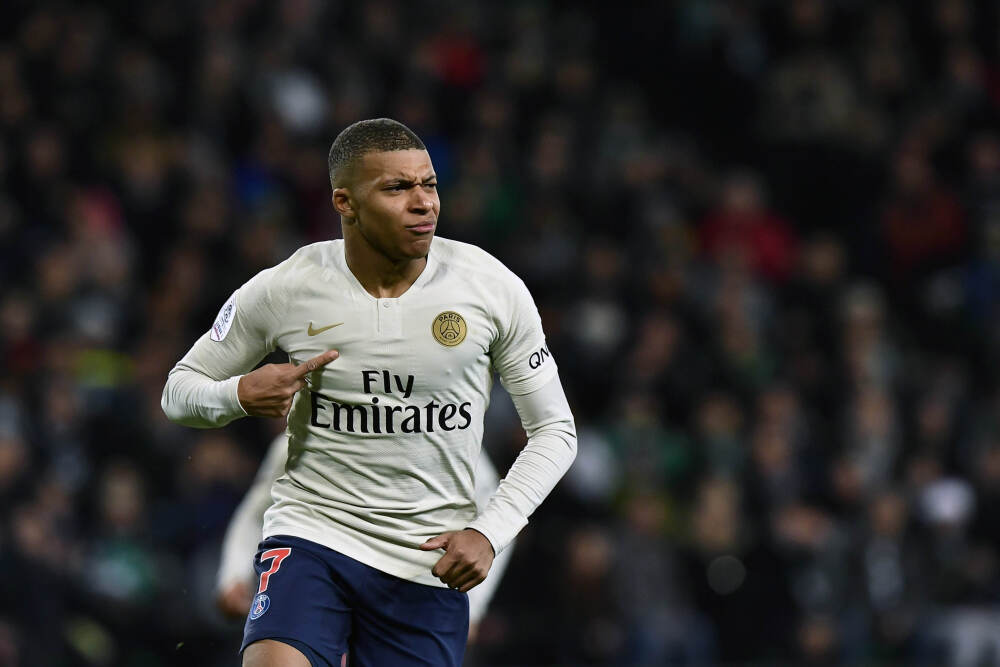 让塑料瓶走上时装周舞台 康师傅打造循环经济新样本